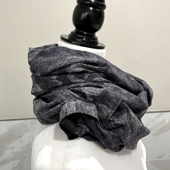 Lululemon Vinyasa Scarf *Rulu - Picture 2 of 5